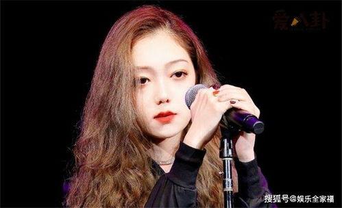 维妮娜的家庭背景,出身名门，砥砺前行的人生传奇